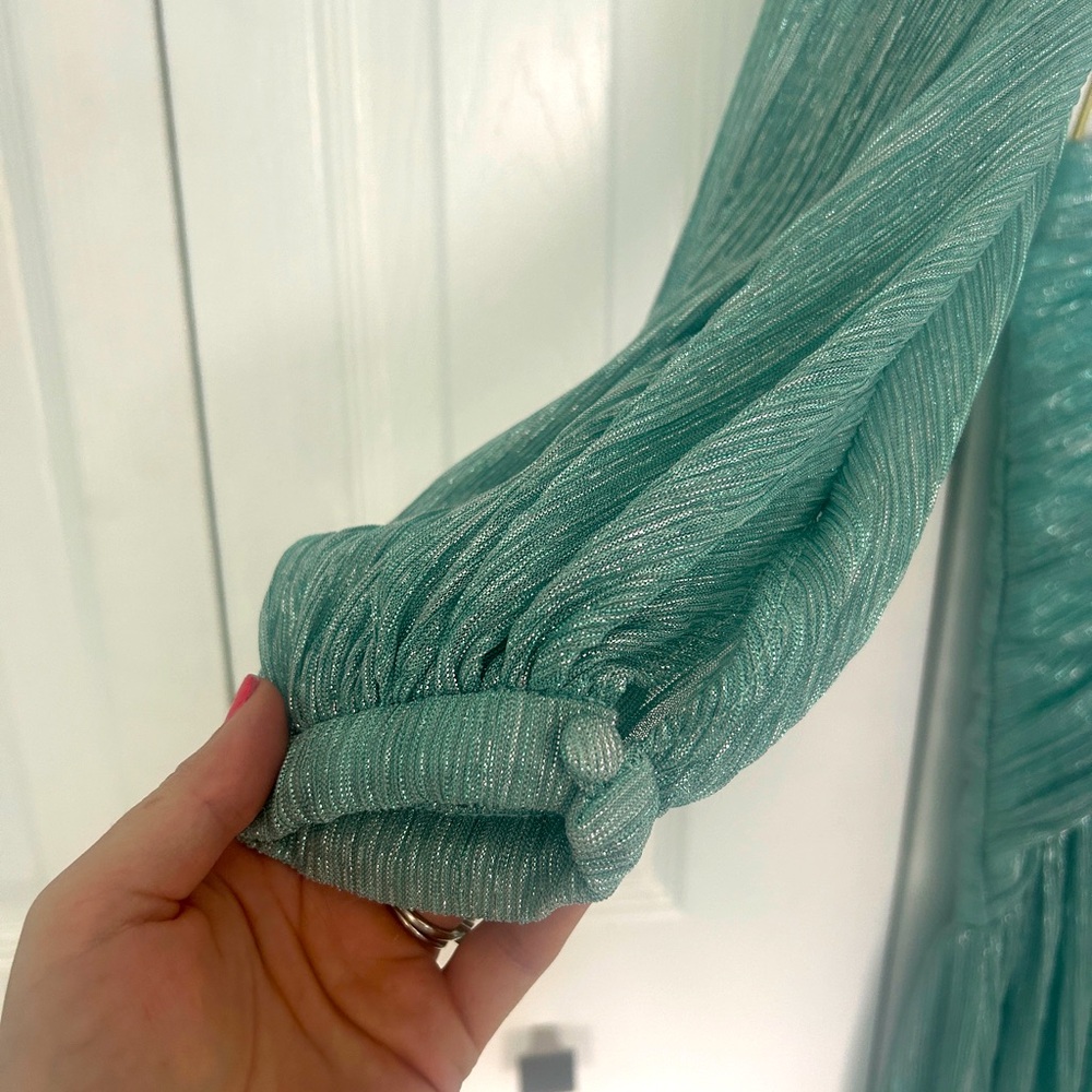 Patbo plunge cutout gown - Picture 6 of 7